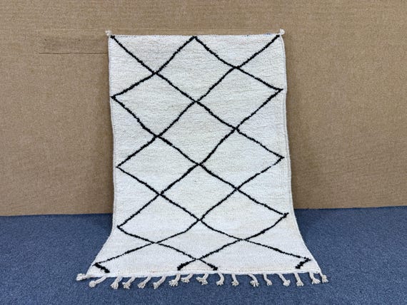 Beni Ourain rug 5,6 x 3,8 ft