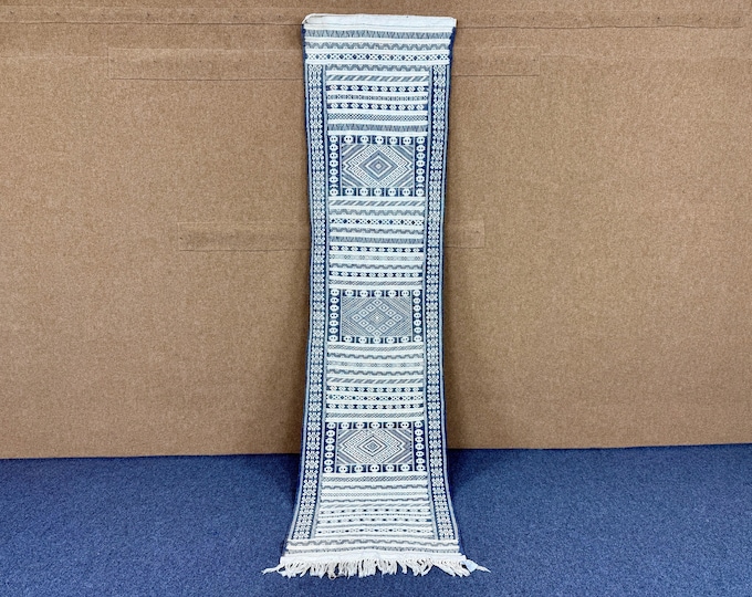 Flatweave Moroccan Kilim Runner Rug 2x9 ft– Berber Rug for Entry or Hall– Handmade Entryway Rug– Narrow Moroccan Wool Carpet – Free Shipping