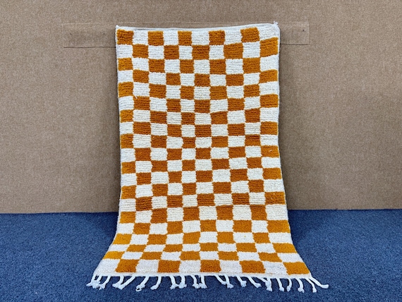 Azilal checkered rug handmade 3,3 x 5,4 ft