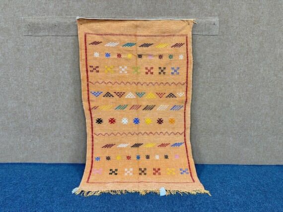 minimalist Moroccan rug 3x5