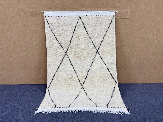 Beni Ourain ivory white 3,7 x 5,3 ft