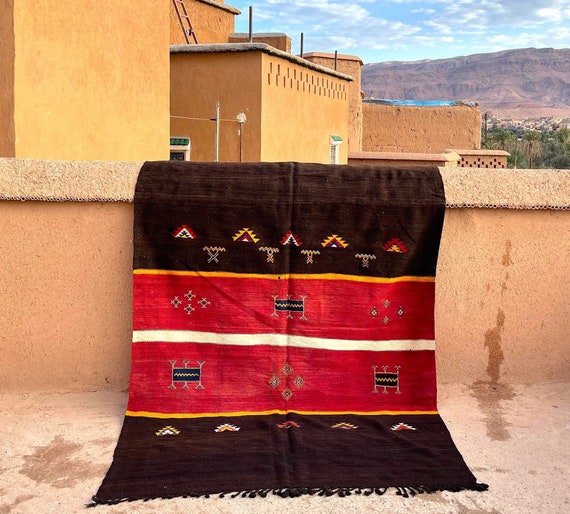 Amazing piece of art rug 6x8 feet - Moroccan rug - Black area rug - Akhnif rug - flat weave rug - kilim rug - 8x5,6 feet