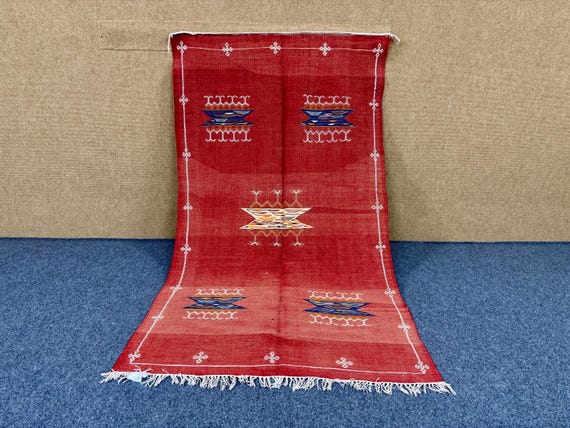 Moroccan Kilim Rug – Handmade Moroccan Flatweave Wool Carpet – Traditional Kilim Rug –Natural Wool Living Room Rug – eco-friendly Rug
