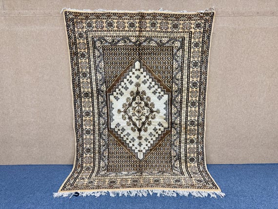 Berber Moroccan rug 6.8 x 9.2 ft