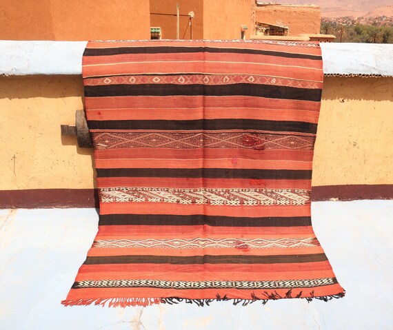 Timeless Berber Beauty - Colorful Wool Rug with Exquisite Traditional Patterns, 5x8 Flat Weave