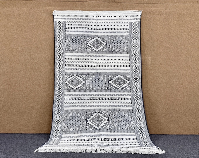 Grey Moroccan Rug 4x7 ft – Bohemian Kilim Rug – Handmade Wool Carpet – Traditional Rug – Unique Designs Rug