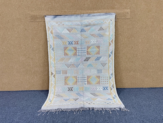 Light Gray Moroccan Berber Cactus Silk Rug 3x5 – Flatweave Natural Wool Silk Blend – Lightweight Boho Area rug | Free Shipping