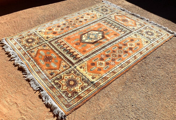Amazing area rug 6.6 x 9.4 - Living Room Clearance - Wool Dye Rug - Moroccan rug - Gold Area Rug - Vintage Moroccan style Interior Rug