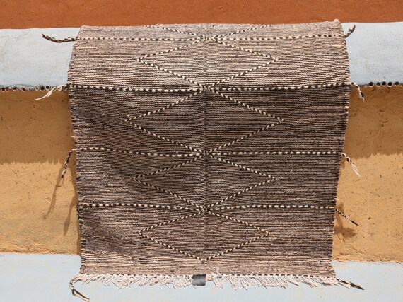 Minimalist Berber 3x4 rug, handmade moroccan rug, boujad rug, flatweave wool rug