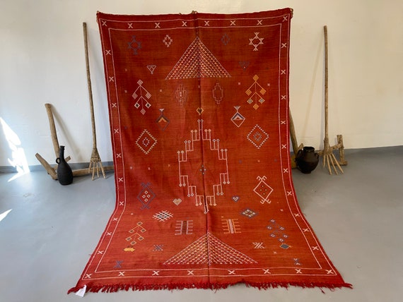 Flatweave rug - Silk rug - Sabra rug - custom rug - Red rug - Cactus silk rug - Cactus rug - Berber rug - Eco friendly rug - moroccan rug