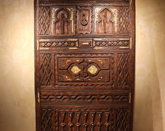 miniature door ancient, berber door, cedar door - 80s door - handcrafted door - boho decor - vintage door - wood area door - 47x78in