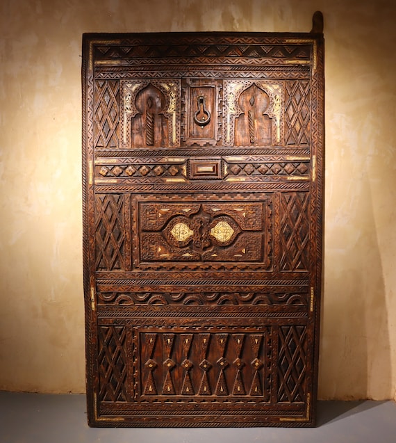 miniature door ancient, berber door, cedar door - 80s door - handcrafted door - boho decor - vintage door - wood area door - 47x78in