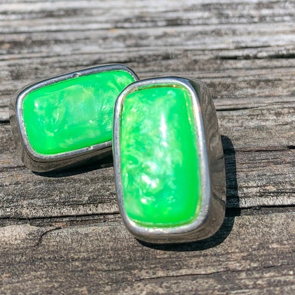 Fun Vintage Lime Green Clip-on Earrings