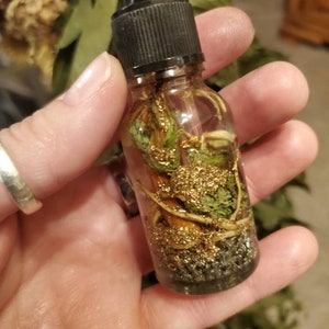 GOLD FINGERS OIL! - Hoodoo / Witchcraft / Wicca / Manifest / Oils