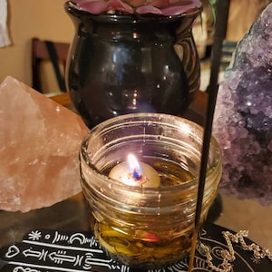 LOVE LAMP / 5 Floating Wicks included / Witchcraft / Witch / Wicca / Hoodoo / Lamp / Manifest / Love
