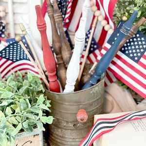 wood spindles, patriotic decor, patriotic tiered tray, spindles, Stars and Stripes, Americana, patriotic vintage, vintage decor