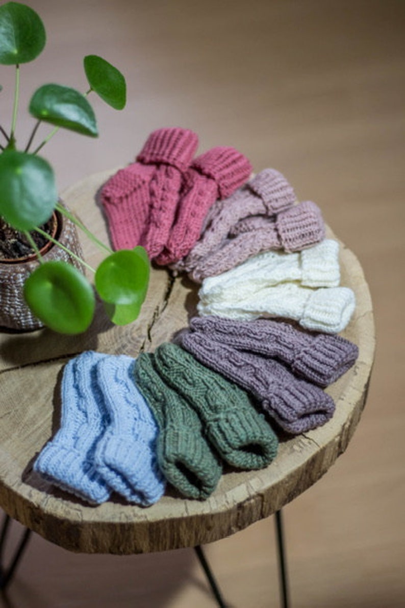 Babysocken gestrickt für Babys von 0-3 , 3-6 Monaten Bild 3