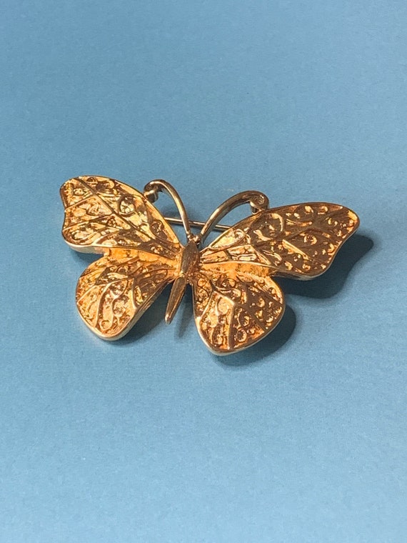 MONET Gold Butterfly Brooch-Gold Tone Monet Signe… - image 1