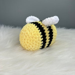 Crochet Bee Jumbo Plush Amigurumi Stress Toy Teddy Gift 100% handmade Irish Business Personalised zdjęcie 3