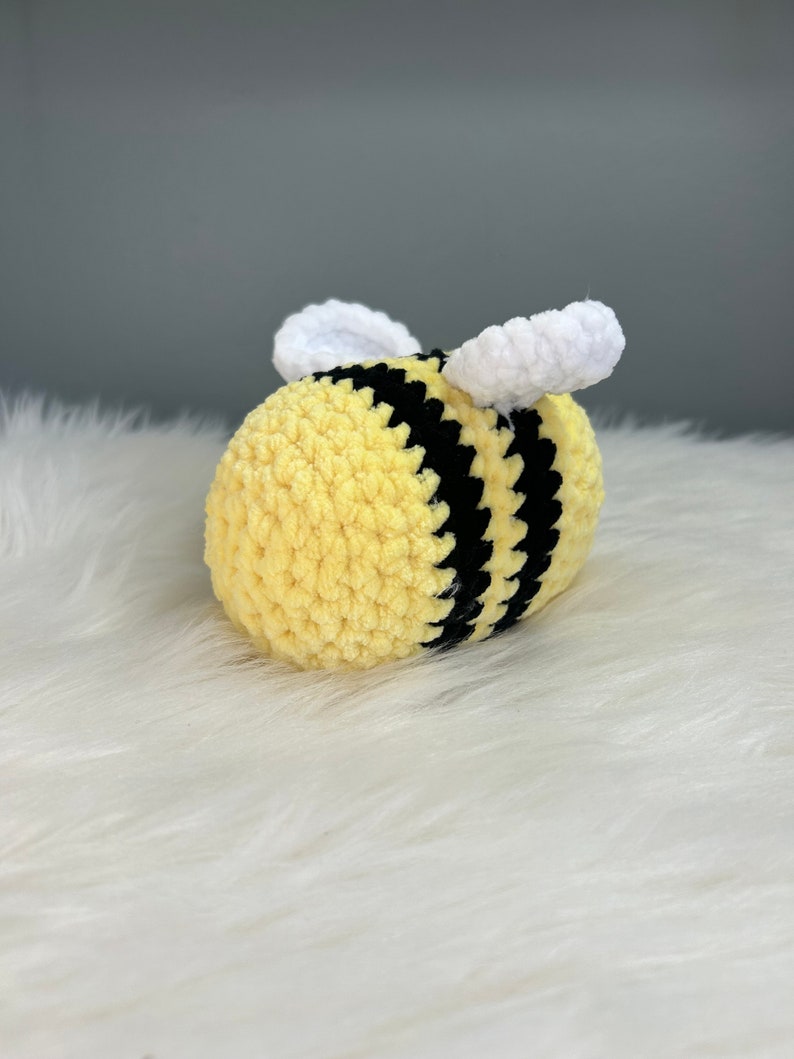 Crochet Bee Jumbo Plush Amigurumi Stress Toy Teddy Gift 100% handmade Irish Business Personalised zdjęcie 3