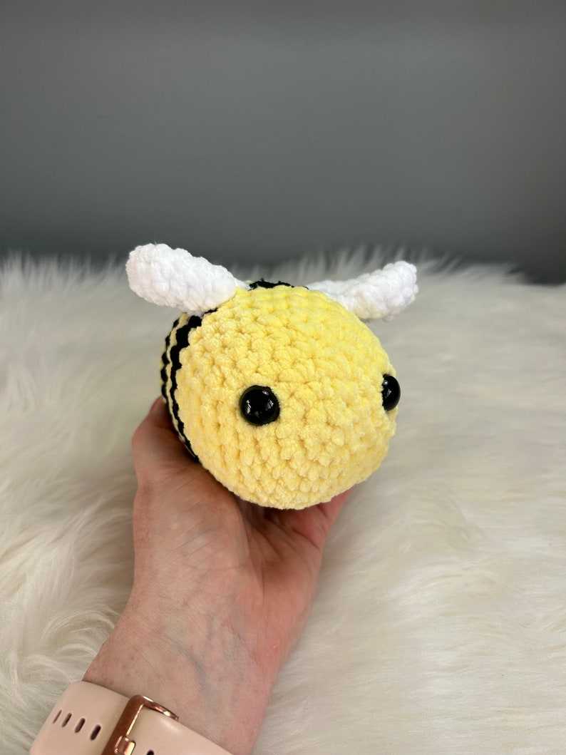 Crochet Bee Jumbo Plush Amigurumi Stress Toy Teddy Gift 100% handmade Irish Business Personalised zdjęcie 1