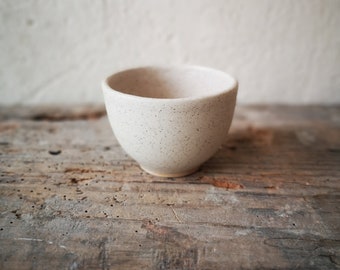 BLACK / tea bowl / coffee bowl / Japanese-style ceramic bowl / mug / handmade / chawan / matcha / ceramics