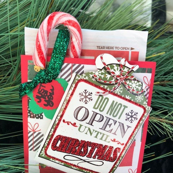 Hot Chocolate mix- Hot Chocolate gift set - Stocking Stuffer - Teacher Gift - Christmas - Hostess Gift - White Elephant gift - Gift Tag