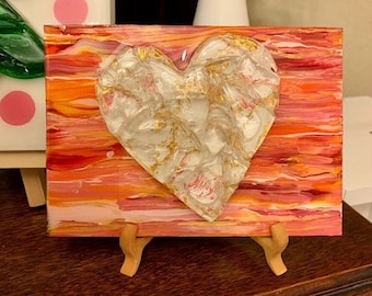 Gegossene Glaskunst: Collage aus recyceltem Scherbenglas
