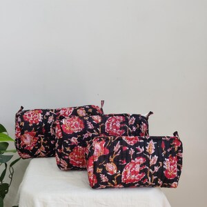 Borsa da toilette con stampa floreale, borsa per il trucco vintage, borsa da viaggio, pochette per il trucco, borsa da lavaggio trapuntata, borsa trapuntata Boho per borsa per cosmetici, borsa da donna