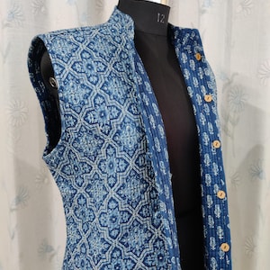 La elección de Etsy: chaleco azul con estampado de bloques de algodón vintage hecho a mano de la India, chaqueta con estampado de bloques de algodón, chaleco, chaqueta de algodón sin mangas, regalos