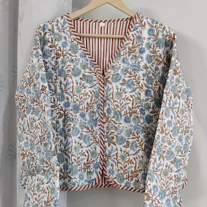 Chaqueta acolchada india para mujer, bonita chaqueta con estampado de flores, kimono corto para mujer, abrigo de nuevo estilo, chaqueta acolchada vintage hecha a mano