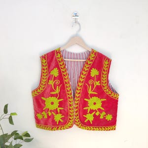 Cotton Velvet Suzani Floral vest, Vest Short coat, Boho Jacket Coat, Embroidery coat, Sleeveless Bridesmaid Gift Suzani vest, Free Shipping