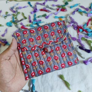 Floral Block Print Mini Quilted Bag, Small Toiletry bag, Mini Purse for women, Multipurpose Pouch New small cosmetic pouch for mouse,charger