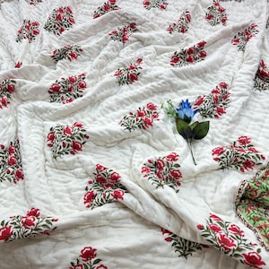 Comforter Quilt 100% Pure Cotton Cloth Quilted Throw Blanket Cover for Room Dorm Couch and Bed Lap Bedding Coverlet Queen & King Size Quilts