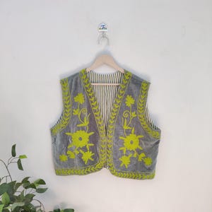 Colorful Short Embroidered Jacket, Bohemian Vest Suzani Kimono, Handmade Floral Vest Coat, Suzani Vest Jacket, Gift For Her/Mom, One size