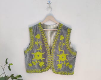 Bunte kurze bestickte Jacke, Boho Weste Suzani Kimono, handgemachter Blumenwestenmantel, Suzani Weste Jacke, Geschenk für sie / Mutter, Einheitsgröße