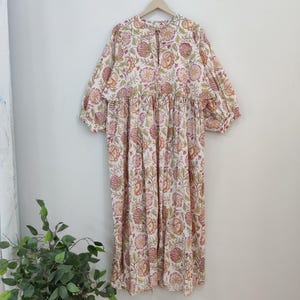 Vestido de verano de algodón suave con estampado floral a mano, vestido midi Kyra, vestidos para mujer, vestido midi con cierre de tiras, envío gratis, regalo para ella