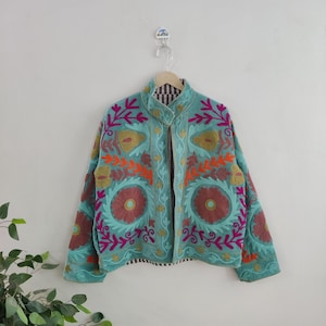 Chaqueta de terciopelo con bordado suzani hecha a mano, abrigo de invierno, chaqueta corta suzani para mujer, tela de terciopelo, nueva chaqueta suzani, regalo para ella