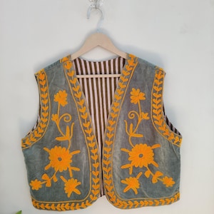 Colorful Short Embroidered Jacket, Bohemian Vest Suzani Kimono, Handmade Floral Vest Coat, Suzani Vest Jacket, Gift For Her/Mom, One size
