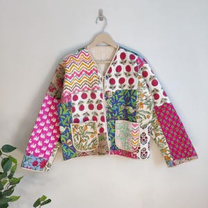 Chaquetas acolchadas con flores de algodón, estilo bohemio, multicolor, para otoño e invierno, chaqueta vintage bohemia para boda, chaqueta reversible kantha para mujer, patchwork
