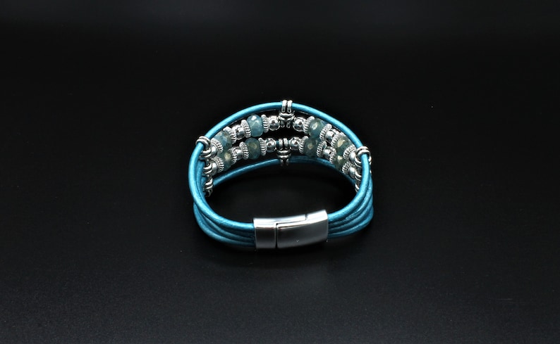 Magnetic Clasp Leather Cuff-W4M16