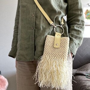 Bolso bandolera pequeño de crochet estilo hippie para teléfono, bolso bandolera para iPhone hecho a mano, estuche de crochet para teléfono, billetera pequeña tejida para teléfono