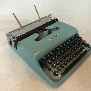 Olivetti Lettera 22 XS752941 máquina de escribir vintage, regalo de cumpleaños, regalo para escritores, regalo inusual, regalos para estudiantes, trabajo imagen 1