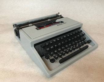 Máquina de escribir vintage Olivetti Dora, máquina de escribir clásica, regalo de cumpleaños, regalos para escritores, regalo inusual, regalos para estudiantes