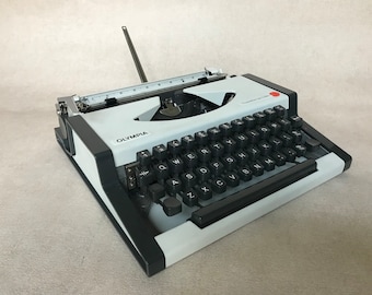 Máquina de escribir vintage Olympia Traveler, regalo para escritores, regalo inusual, regalo de cumpleaños, máquina de escribir en funcionamiento, máquina de escribir clásica