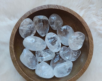 Quartz (Rock Crystal) - Tumbled Stone - Lithotherapy - Natural Stones - Acceptance - Light - Harmony - Relationship - Openness