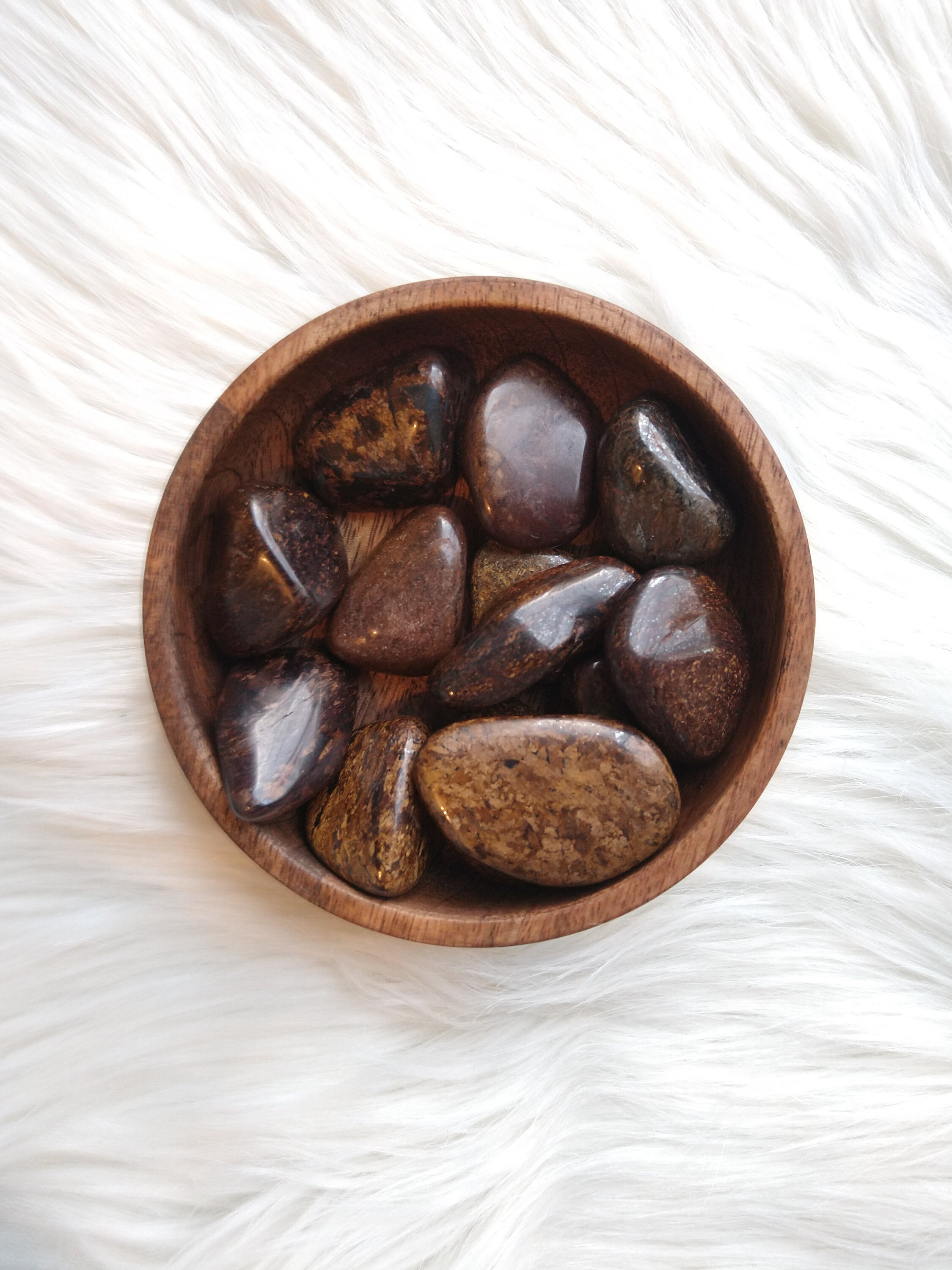 Bronzite - Pierre Roulée Lithothérapie Pierres Naturelles