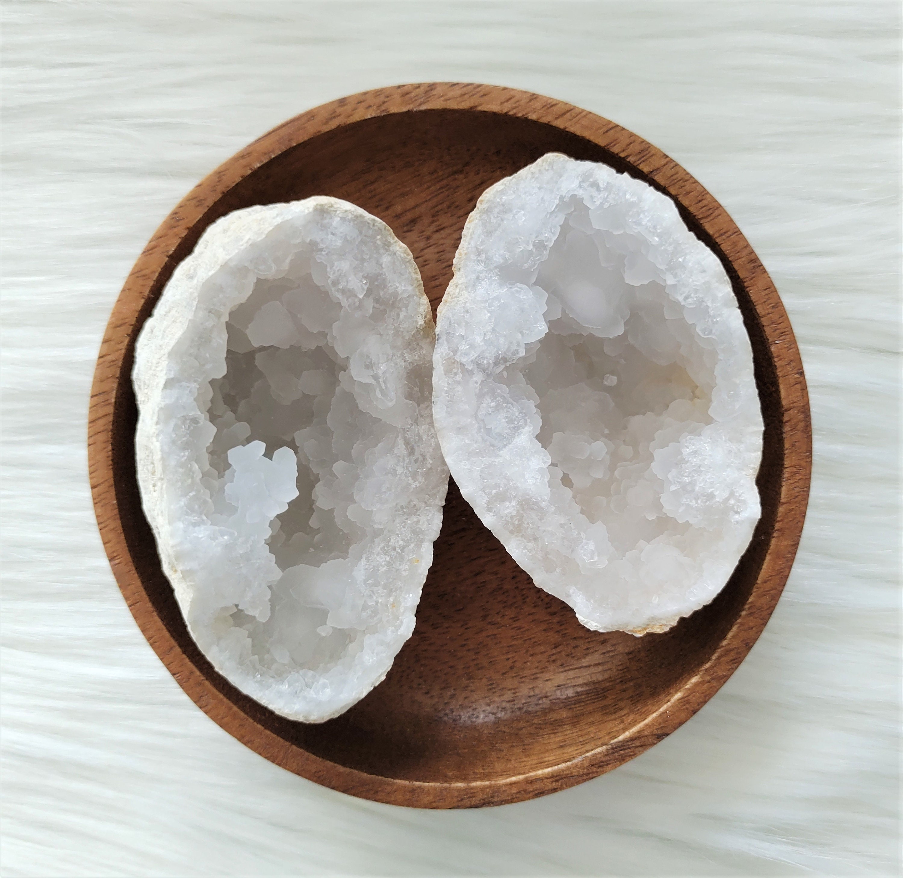 Géode de Quartz Entière - Pierre Brute Lithothérapie Pierres Naturelles