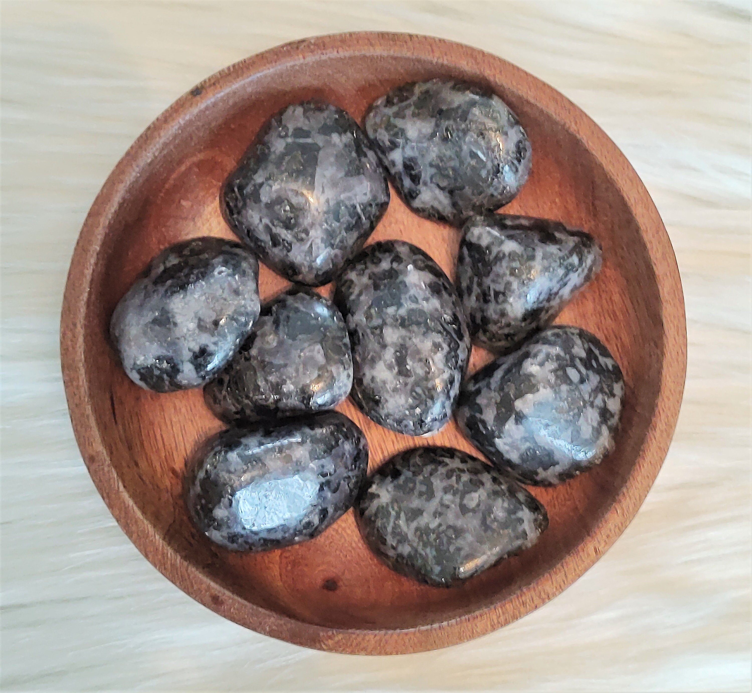 Gabbro- Pierre Roulée - Lithothérapie Pierres Naturelles