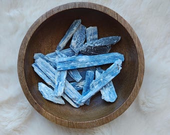 Blue Kyanite - Raw Stone - Lithotherapy - Natural Stones - Expansion - Radiance - Expression - Projects - Shyness - Confidence